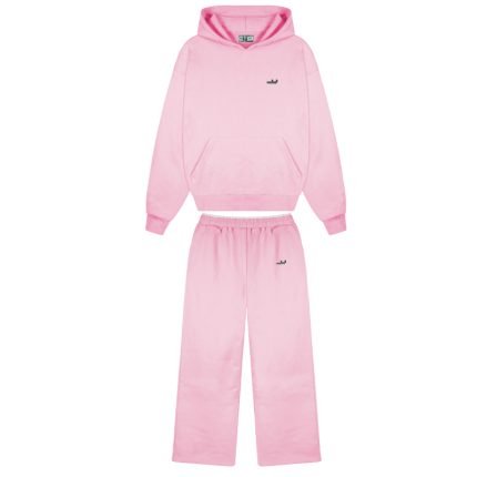 Deputy Department Alltags Trainings in Rosa Anzug